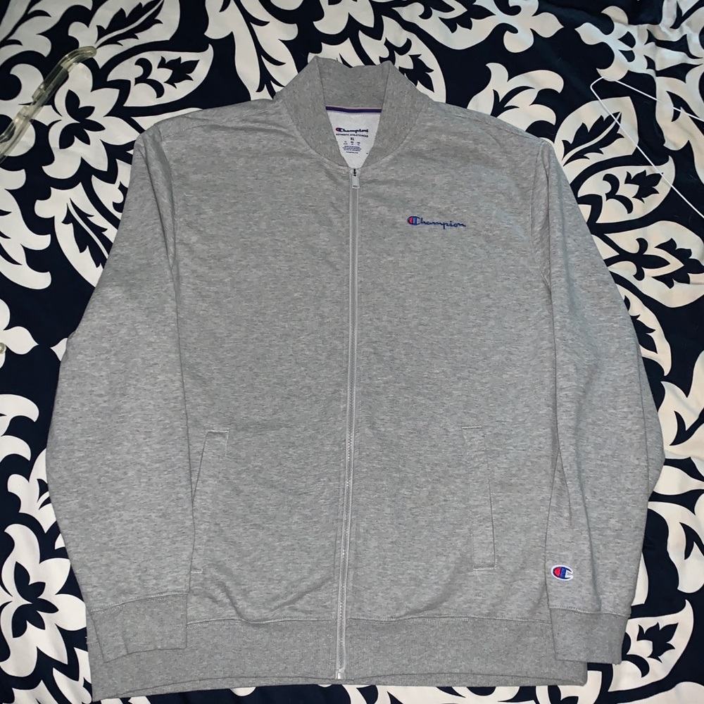 Mens Champion long sleeve zipper sweatshirt EUC